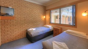 Kamar, 2 kamar tidur | Setrika/meja setrika, Wi-Fi gratis, dan seprai linen