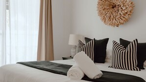 7-Bedroom Fun House | WiFi (free), individually decorated, individually furnished, bed sheets - The Cove Jervis Bay (Jervis Bay)