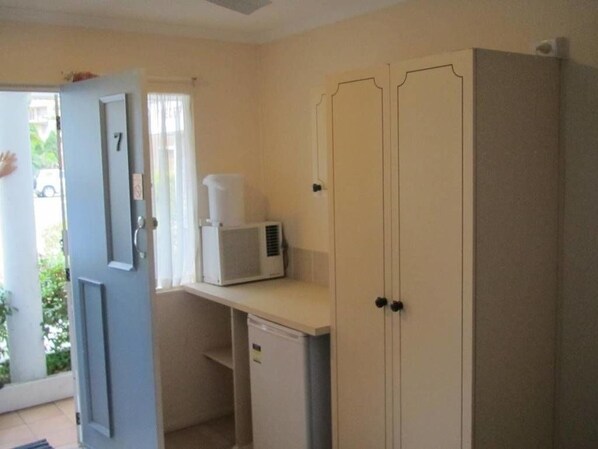 Iron/ironing board, free WiFi