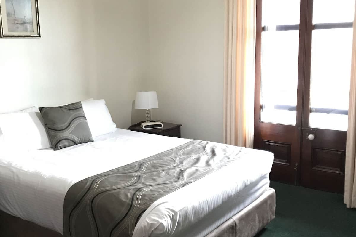 campdale suite | iron/ironing board, free wifi, bed sheets