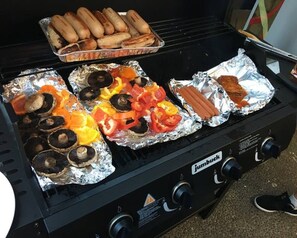 Dining - Mount Backpackers (Tauranga)