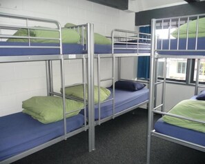 Bed in 6-Bed Mixed Dormitory Room - Mount Backpackers (Tauranga)