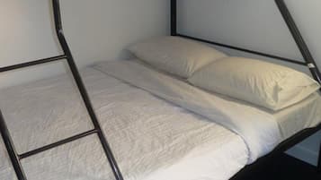 雙人或雙床房 (Tri-Bunk) | 熨斗/熨衫板、免費 Wi-Fi、床單