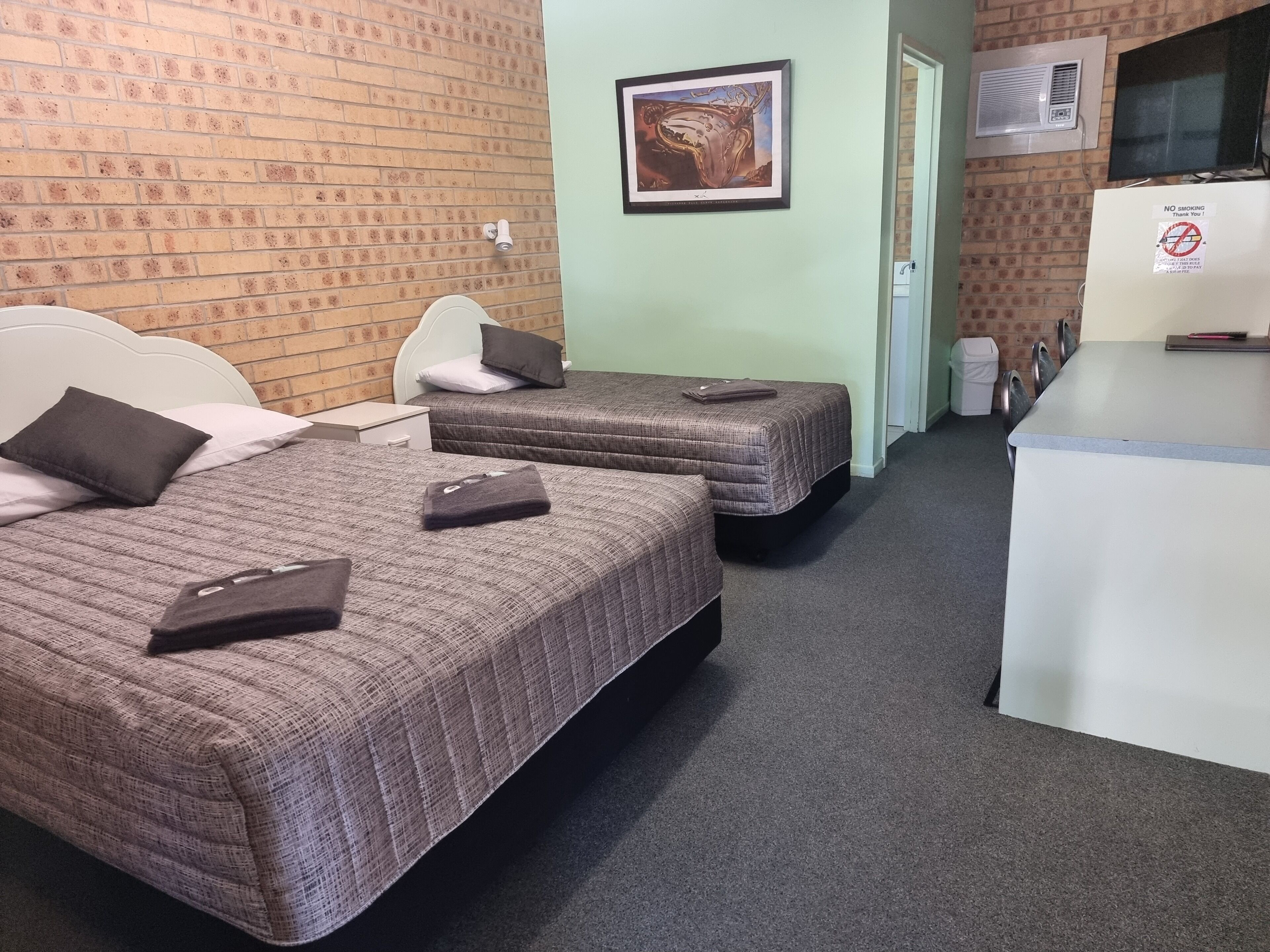 Escritorio y wifi gratis 