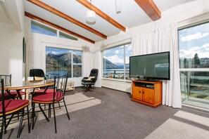 Standard Apartment, 2 Bedrooms, Non Smoking, Kitchen (Unit) | Living area