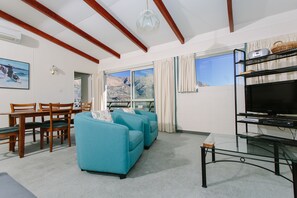 Standard Apartment, 2 Bedrooms, Non Smoking, Kitchen (Unit) | Living area | Flat-screen TV - Panorama Court (Wanaka)