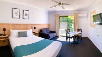 Standard Queen | Iron/ironing board, free WiFi, bed sheets