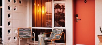 Dolphins Motel