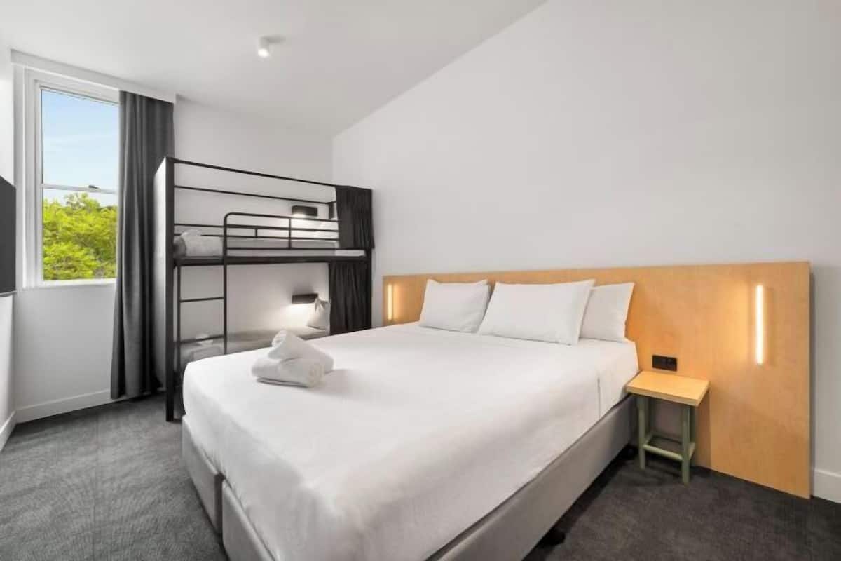1 bedroom, blackout curtains, free WiFi, bed sheets