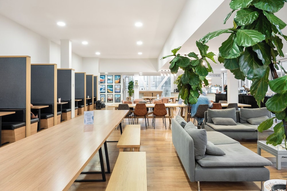 YHA Sydney Harbour - The Rocks by null