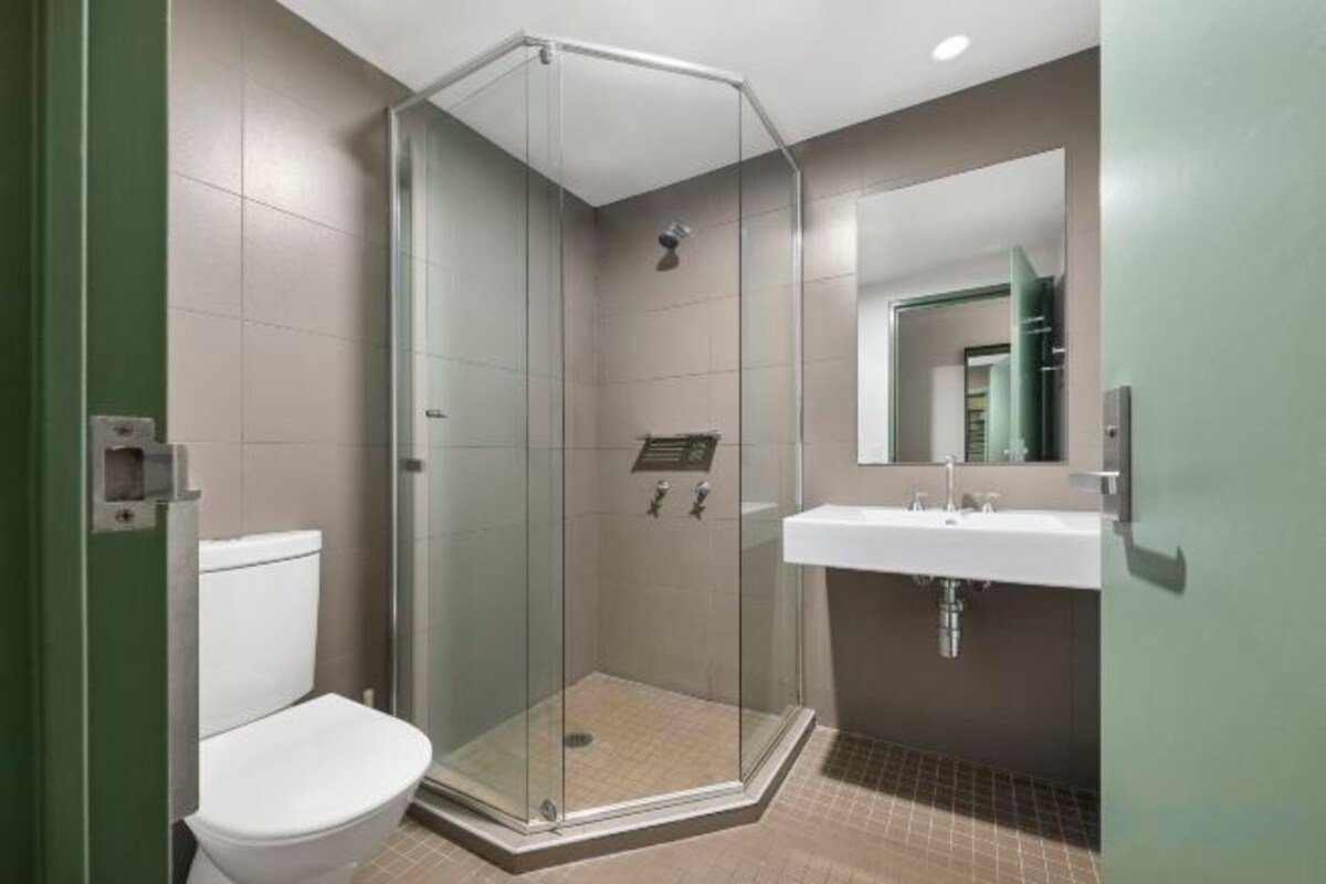 Bathroom | Shower, hair dryer (on request), toilet paper