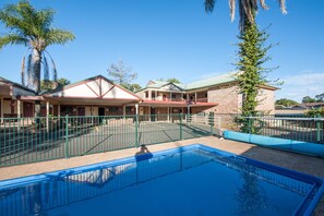 Sports facility - Allan Cunningham Motel (Kearneys Spring)