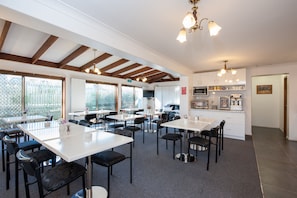 Bao gồm bữa sáng kiểu Âu hàng ngày