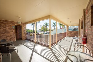 Fridge, microwave, coffee/tea maker, electric kettle