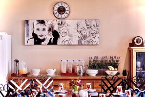 Breakfast area - Kurrajong House Launceston (East Launceston)