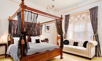 Deluxe Room (Newton)