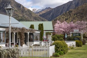 Standard Cottage, 1 Bedroom, Non Smoking, Kitchenette | Garden view