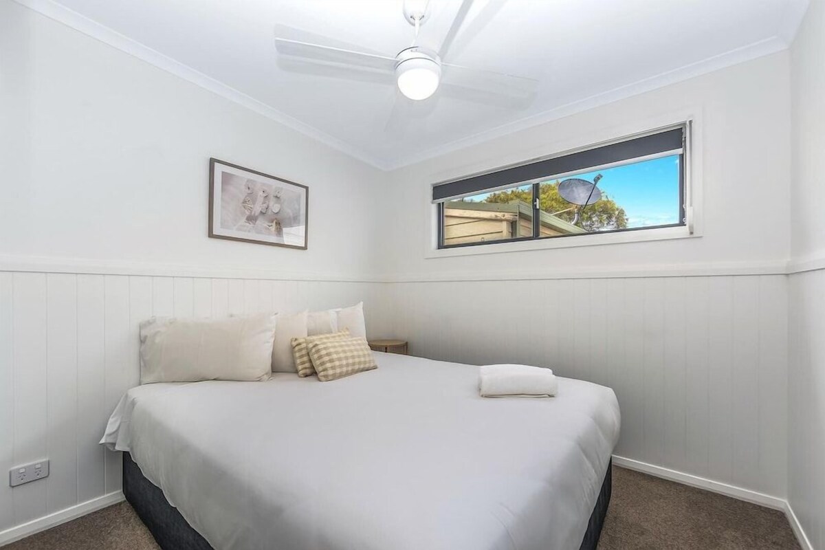 Blackout curtains, iron/ironing board, free WiFi
