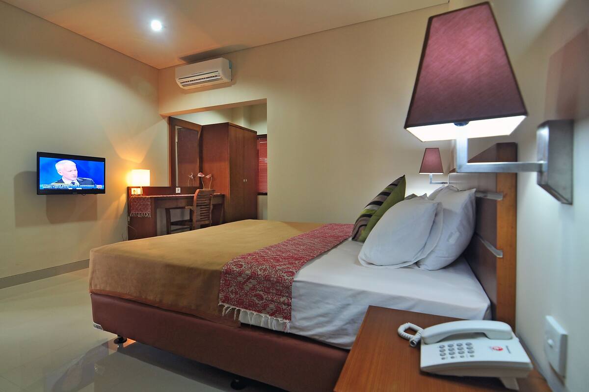 มินิบาร์, โต๊ะทำงาน, Wi-Fi ฟรี