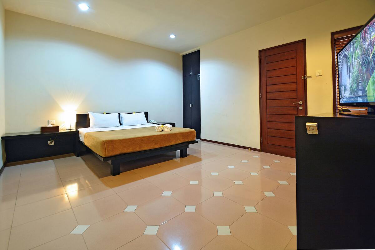 มินิบาร์, โต๊ะทำงาน, Wi-Fi ฟรี