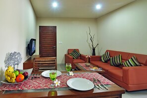 Apartment, 2 Schlafzimmer | Essbereich im Zimmer