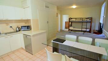 Standardzimmer, Nichtraucher, Küche (Park Home) | Wohnbereich | Flachbildfernseher