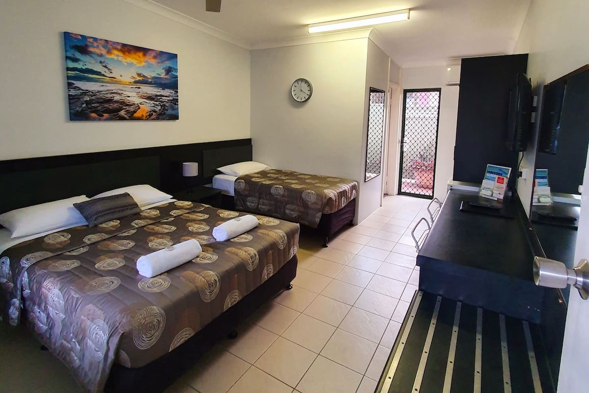 1 habitación, ropa de cama de alta calidad y escritorio