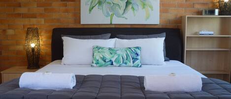 1 habitación, ropa de cama de alta calidad y escritorio