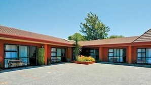 Courtyard - Ace High Motor Inn (Napier)