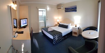 Double Room | In-room safe, iron/ironing board, cribs/infant beds, bed sheets