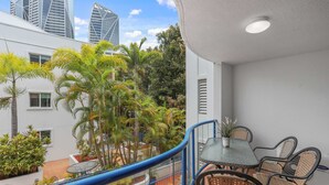 Unclassified image, 2 of 85, button - Surfers Beach Resort 2 (Surfers Paradise)