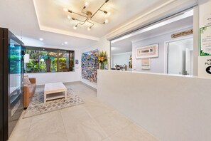 Reception - Capricornia Apartments (Broadbeach)