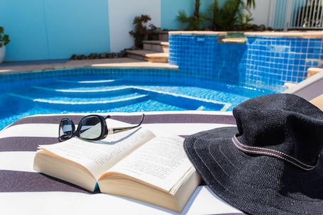 室外游泳池. 布鲁伊斯汽车旅馆