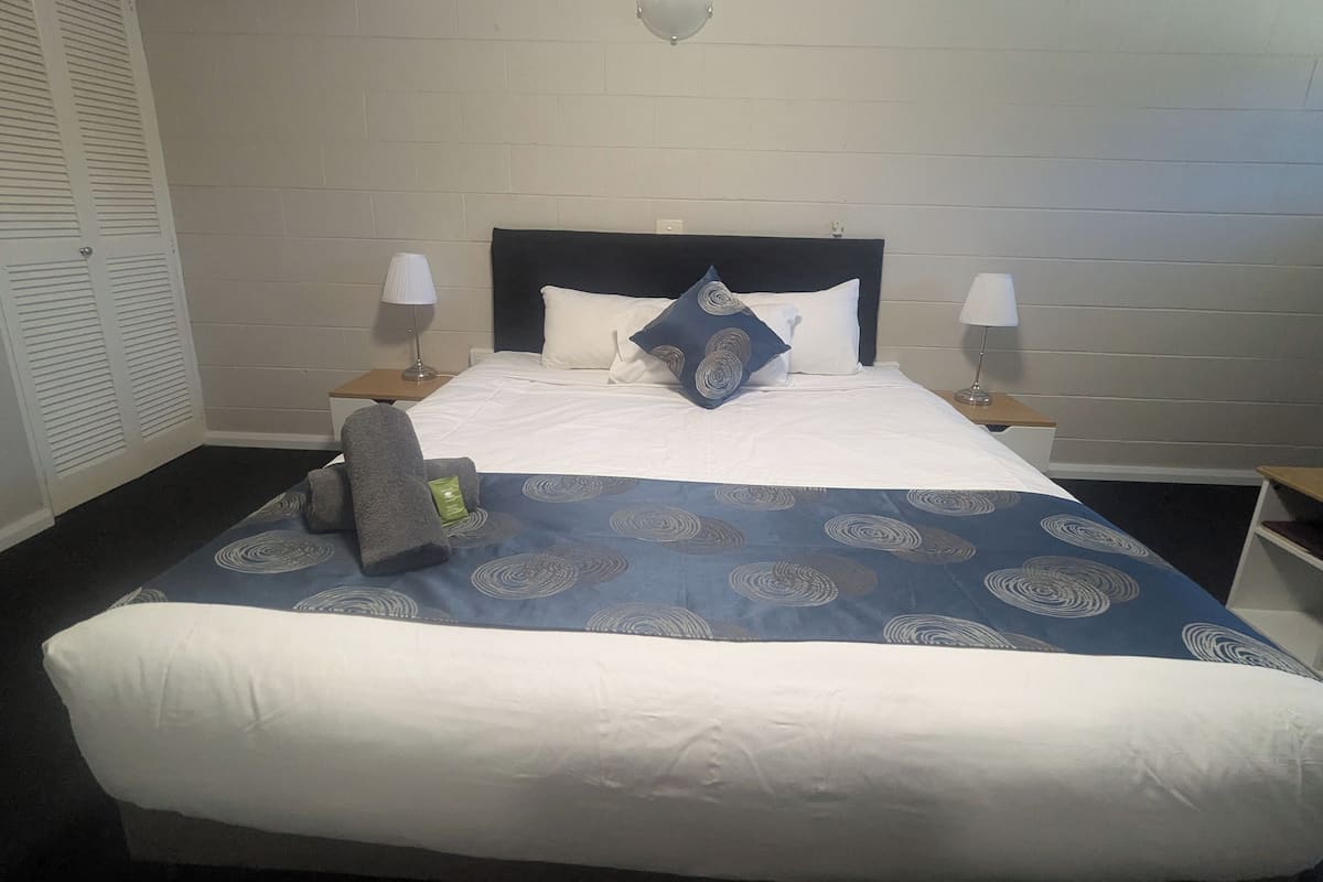 Superior Room | Iron/ironing board, WiFi, bed sheets