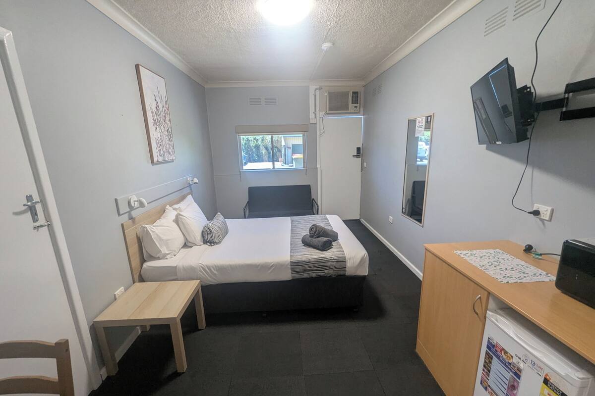 Economy Double | Iron/ironing board, WiFi, bed sheets