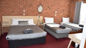 Quadruple Room | Iron/ironing board, cribs/infant beds, free WiFi