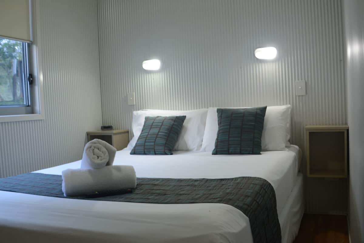 Phòng Suite dành cho gia đình, 2 phòng ngủ, không hút thuốc, bếp (Family Villa) | 2 phòng ngủ, bàn ủi/dụng cụ ủi quần áo