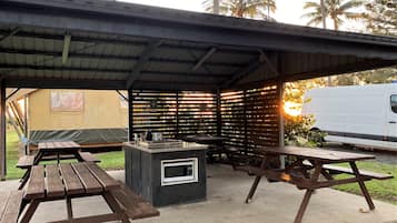 BBQ/ํผํฌ๋ ๊ณต๊ฐ
