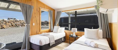 Family Studio, Kitchenette (Motel Unit 6) | 1 bedroom, free WiFi, bed sheets