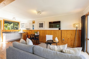 Studio, Kitchenette | Living area
