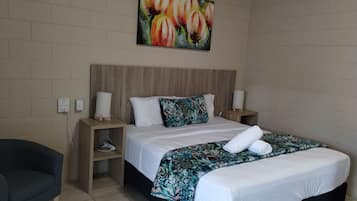 Executive Room, 1 King Bed, Ensuite, Golf View | Down comforters, pillowtop beds, laptop workspace, blackout drapes
