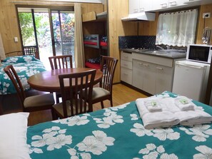 Family Cabin, Yellow