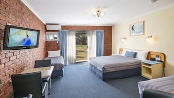 Family Unit | Garden view