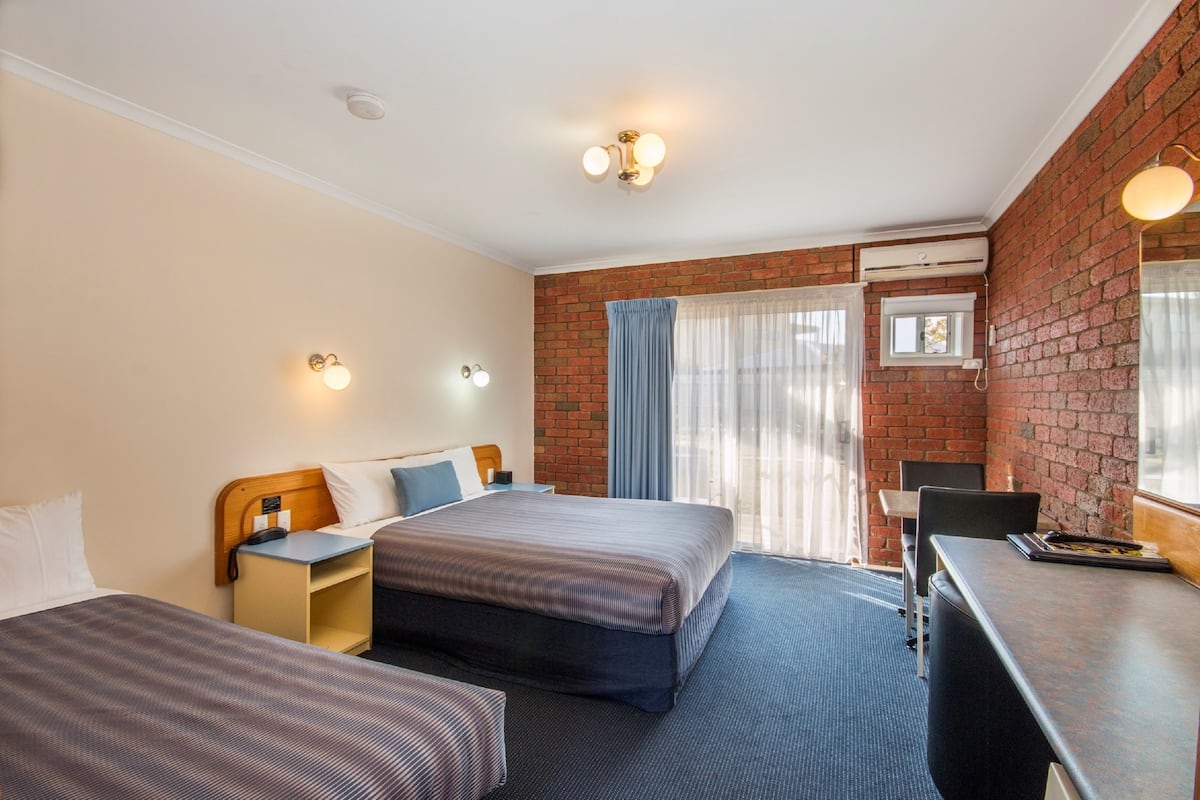 Standard Unit | Garden view
