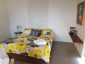 مكواة/لوح كي وواي فاي مجانًا وملاءات أسرّة