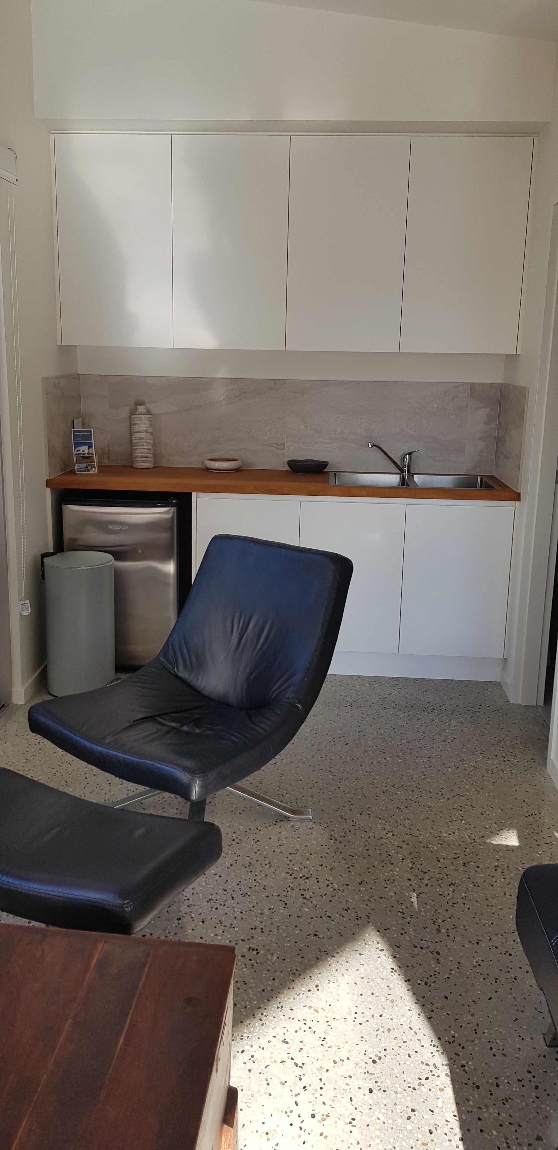 Premium-Studio, 1 Queen-Bett, Nichtraucher, eingeschränkter Meerblick | Eigene Kochnische