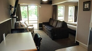 WiFi (free), bed sheets - Fountain City Motor Inn (Hamilton)
