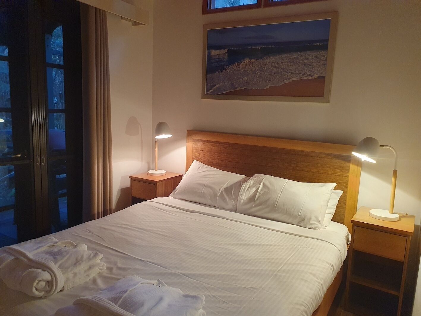 럭셔리 코티지, 퀸사이즈침대 1개 (Bush Spa) | 고급 침구, 방음 설비,  다리미/다리미판, 무료 WiFi