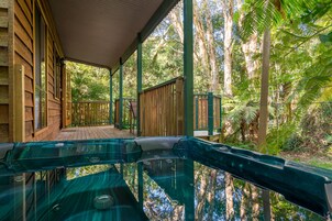 Bañera de hidromasaje al aire libre