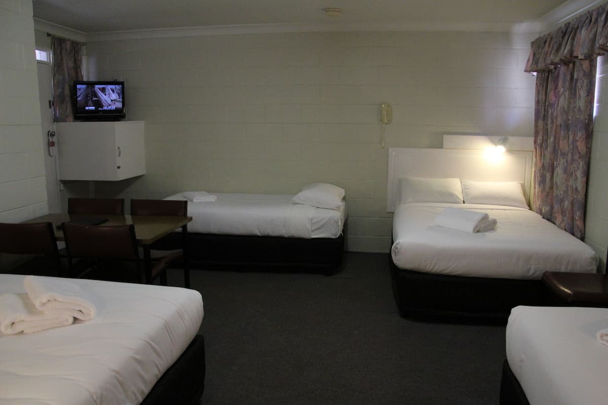 1 bedroom, desk, iron/ironing board, free WiFi